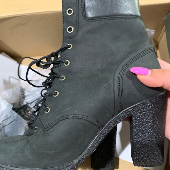 Black timberland heeled booties - Picture 3 of 4